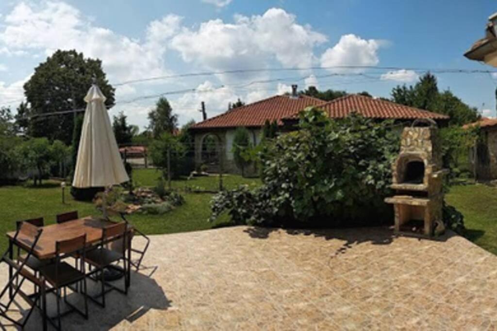Guesthouse Oasis-Shabla Bagian luar foto