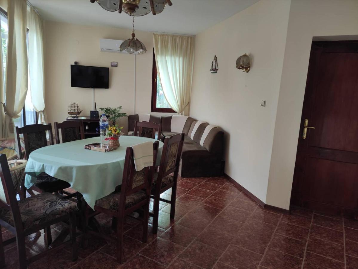 Guesthouse Oasis-Shabla Bagian luar foto